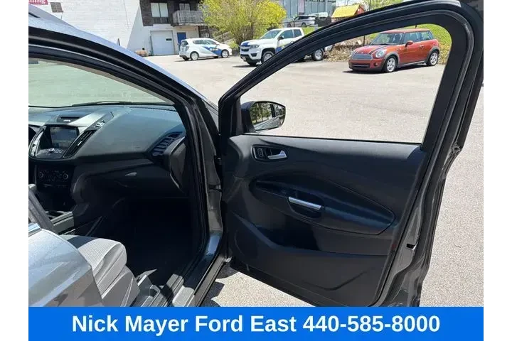 $8005 : Ford Escape 2017 SE 4dr SUV image 10
