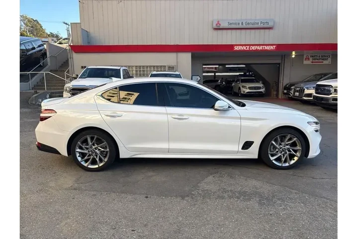 $23388 : Genesis G70 2022 2.0T 4dr Se image 8