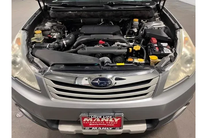 $9838 : Subaru Outback 2011 AWD 2.5i image 9