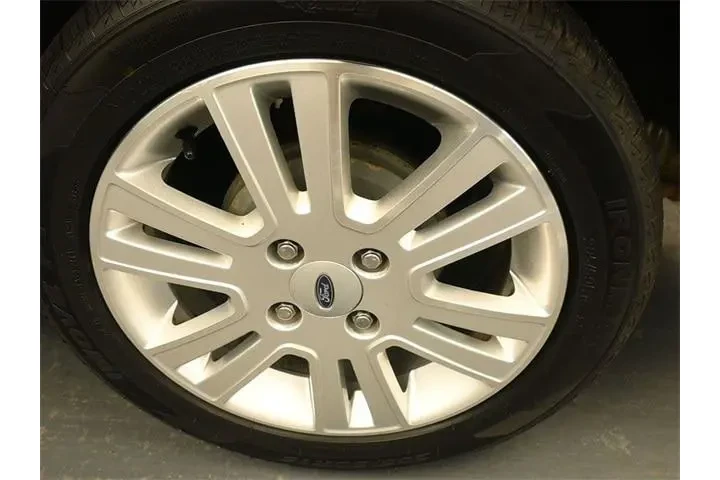 $5933 : Ford Focus 2010 SEL 4dr Seda image 9