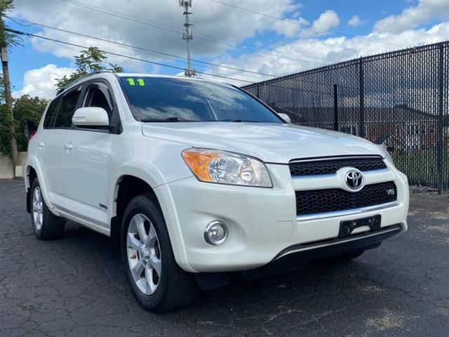 $14791 : 2011 RAV4 Limited image 3