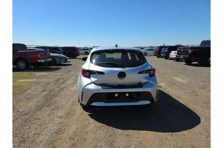 $29900 : Toyota Corolla Hatchback 202 image 5