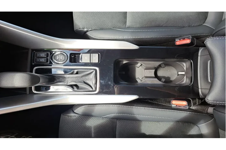 $28988 : Mitsubishi Eclipse Cross 202 image 9