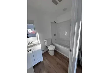 CASA NUEVA EN RENTA L.A. 90044 en Los Angeles
