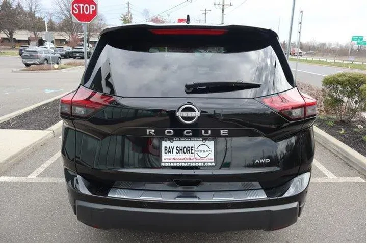 $22557 : Nissan Rogue 2023 AWD SV 4dr image 7