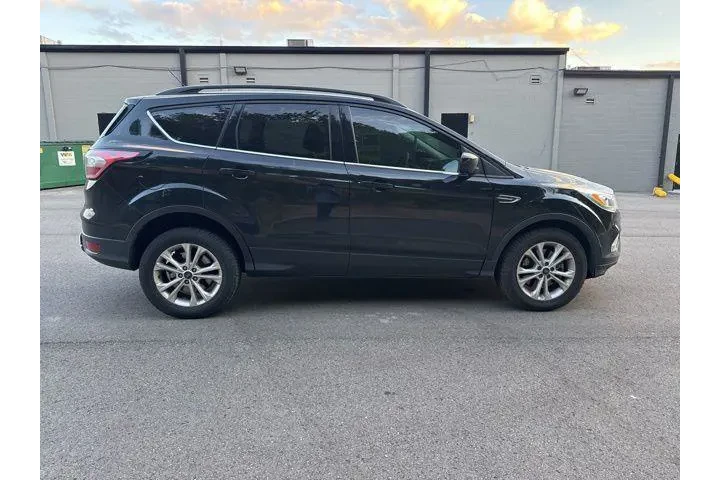 $8999 : Ford Escape 2017 AWD SE 4dr image 7