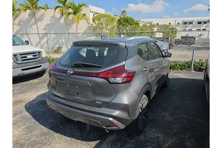 $16590 : Nissan Kicks 2023 SV 4dr Cro image 3