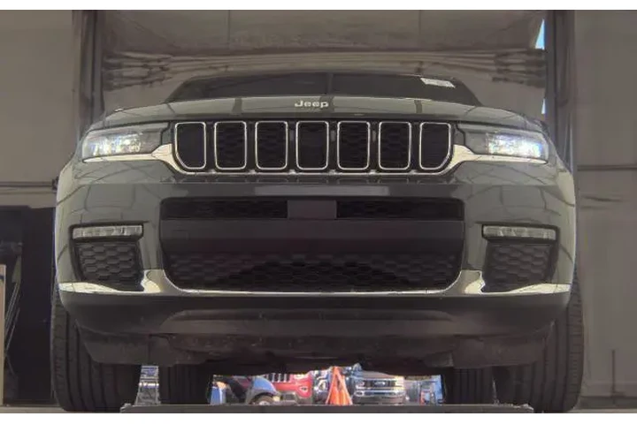 $35995 : Jeep Grand Cherokee L 2024 4 image 2