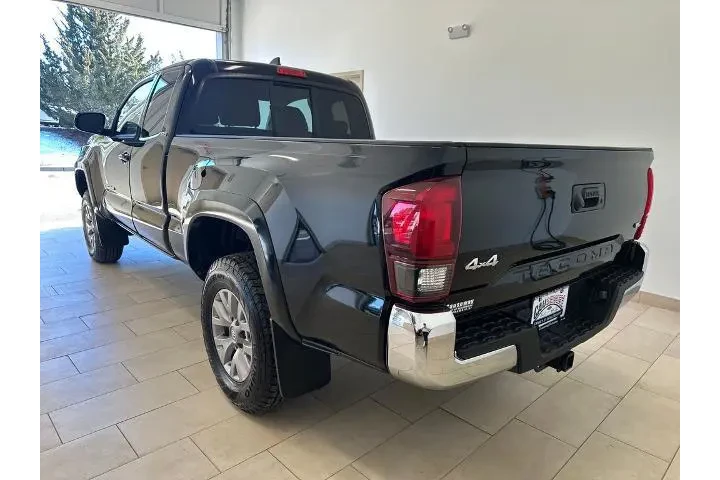 $27985 : Toyota Tacoma 2018 4x4 TRD S image 6