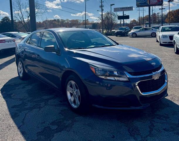 $7900 : 2015 Malibu LS image 3