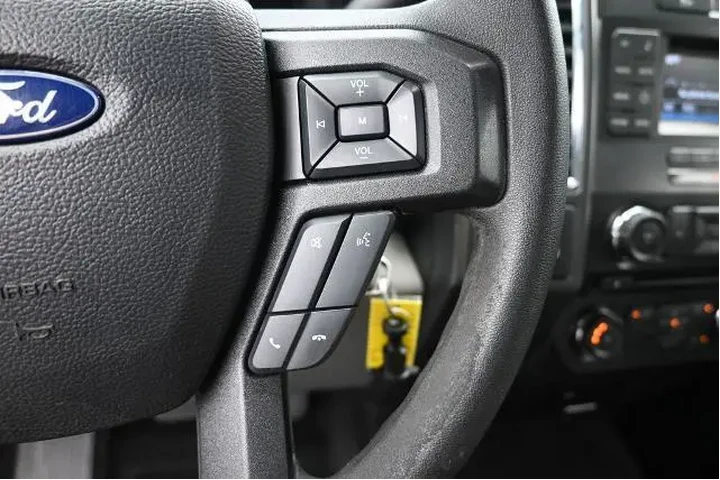 $19991 : Ford F-150 2017 4x2 XL 4dr S image 4