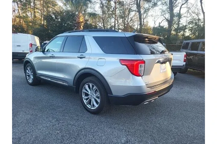 $36299 : Ford Explorer 2024 XLT 4dr S image 3