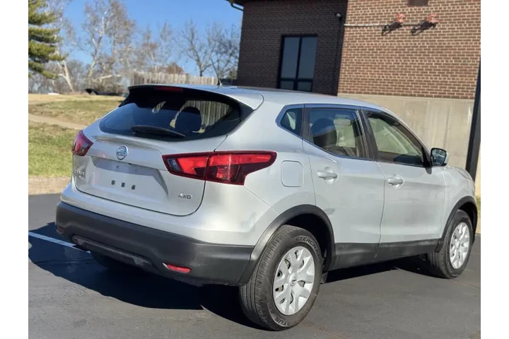 $8999 : 2019 Rogue Sport S image 7