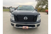 $21950 : 2019 Titan SL thumbnail
