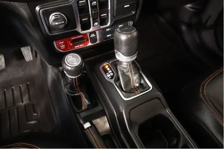 $38270 : Jeep Gladiator 2023 4x4 Moja image 8