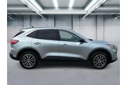 $19494 : Ford Escape Plug-In Hybrid 2 thumbnail
