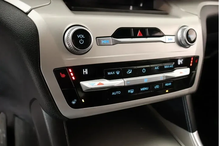 $21433 : Ford Explorer 2020 XLT 4dr S image 8