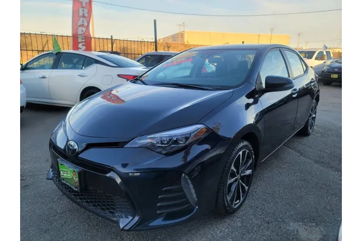 $17999 : 2019 Corolla SE image 4