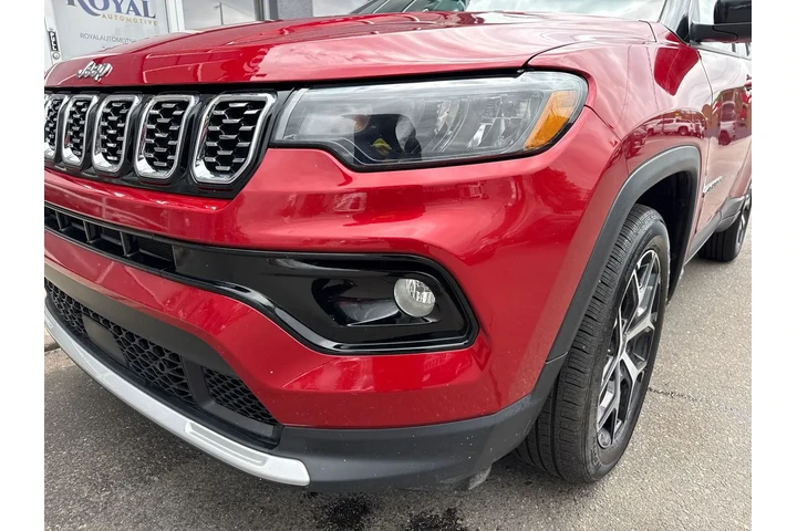 $24995 : 2025 Compass Limited 4x4 image 7