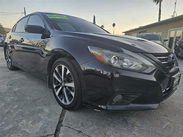 $9495 : 2016 Altima 2.5 SR image 3