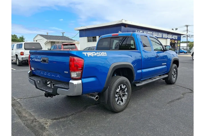 $27700 : 2017 Tacoma SR5 Access Cab V6 image 6
