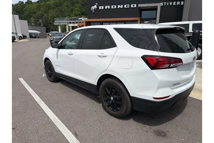 $23324 : Chevrolet Equinox 2024 LS 4d image 5