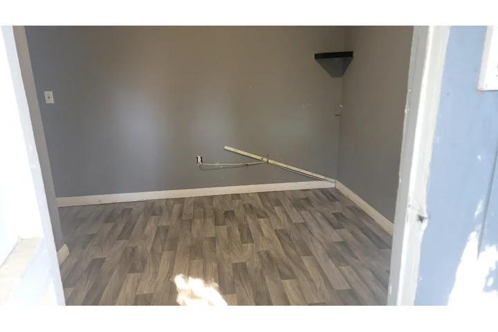$1000 : Estudio image 5