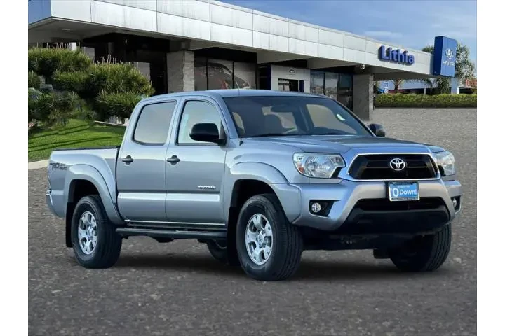 $25799 : Toyota Tacoma 2015 4x4 V6 4d image 10