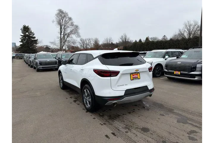 $28000 : Chevrolet Blazer 2023 AWD LT image 3