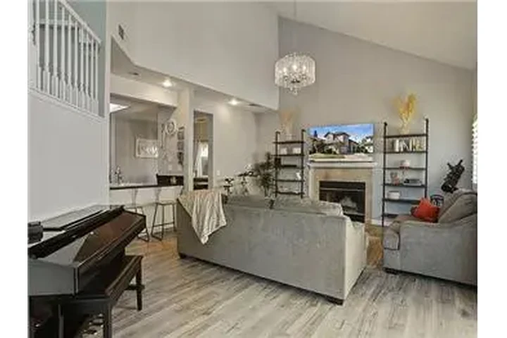 $2900 : Rental property with 3 bedro image 6