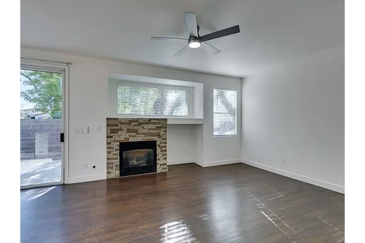 $1400 : House For Rent!! image 1