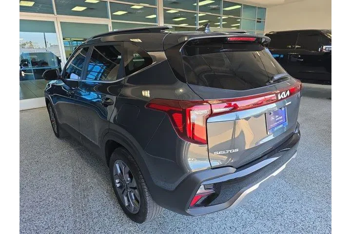 $22599 : Kia Seltos 2024 S 4dr SUV image 4