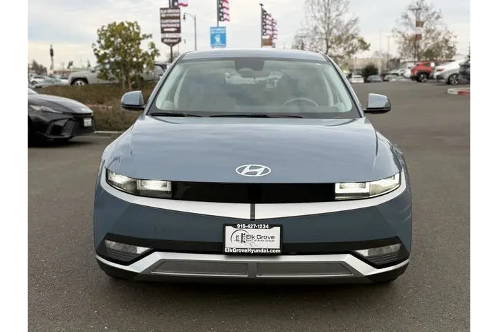 $19981 : Hyundai IONIQ 5 2023 SE 4dr image 1