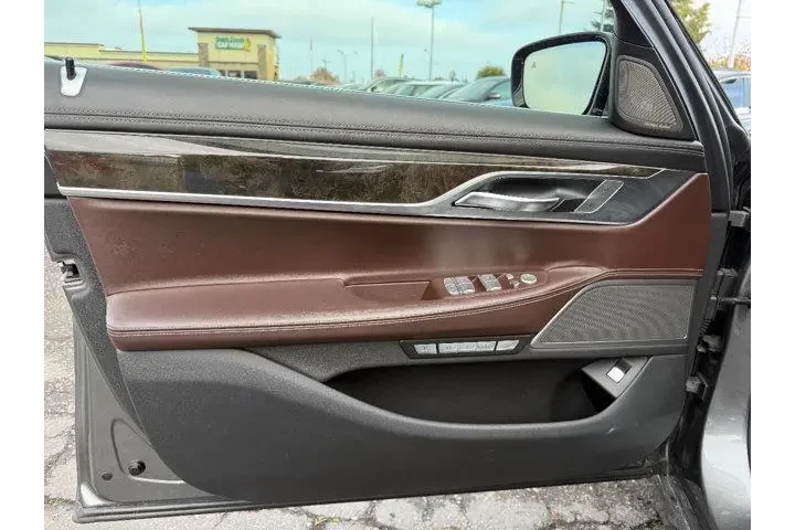 $24995 : BMW 7 Series 2016 750i 4dr S image 10