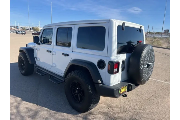 $30991 : Jeep Wrangler Unlimited 2021 image 4