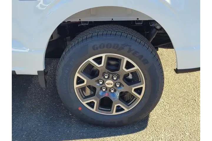 $38595 : Ford F-150 2024 4x2 STX 4dr image 5