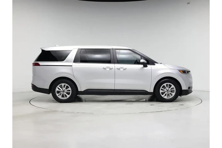 $29998 : Kia Carnival 2023 LX 4dr Min image 7