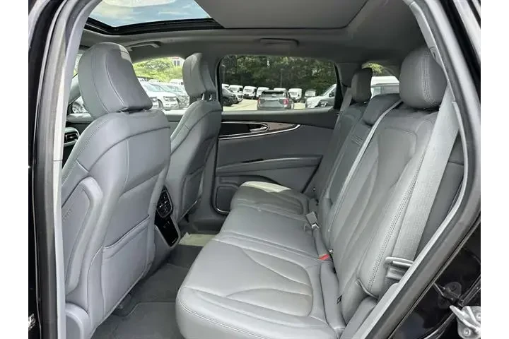 $34555 : Lincoln Nautilus 2022 AWD Re image 10