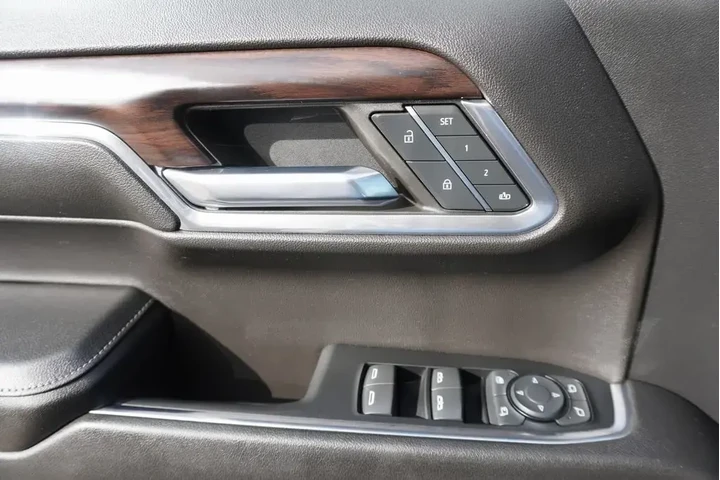 $35988 : GMC Sierra 1500 2024 4x2 SLT image 9