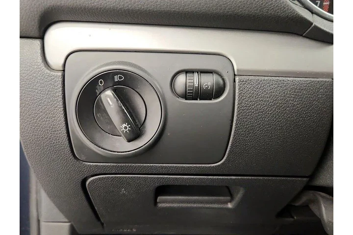 $10998 : Volkswagen Golf 2014 2.5L PZ image 5