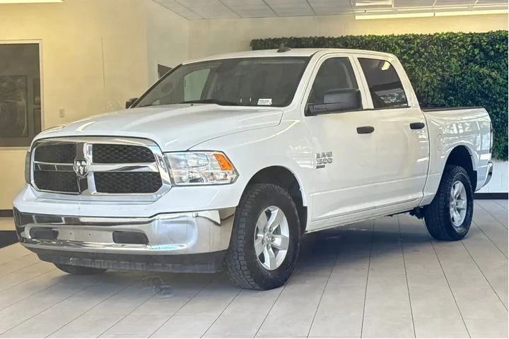 $29986 : Ram 1500 Classic 2023 4x4 SL image 8