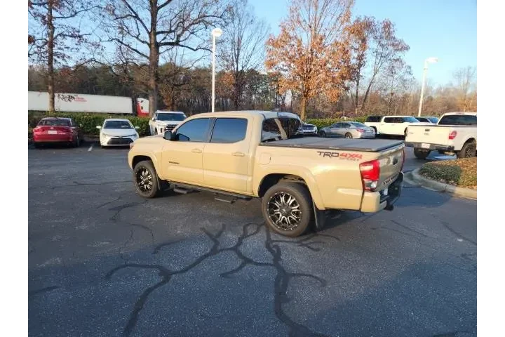 $25565 : Toyota Tacoma 2017 4x4 TRD S image 6