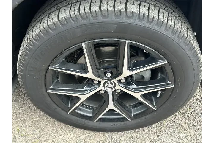 $15898 : Toyota RAV4 2017 AWD SE 4dr image 6