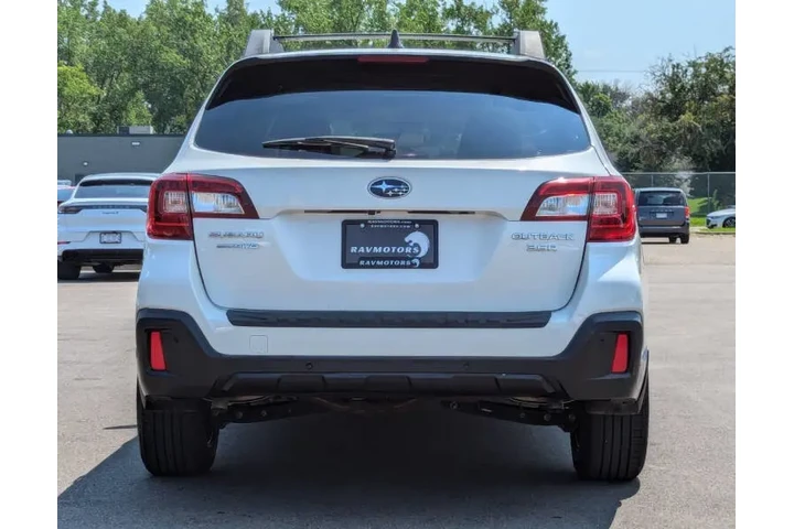 $17855 : 2018 Outback 3.6R Limited image 8