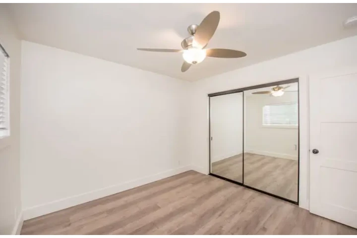 $1500 : Available1Bed Apt in South LA image 2