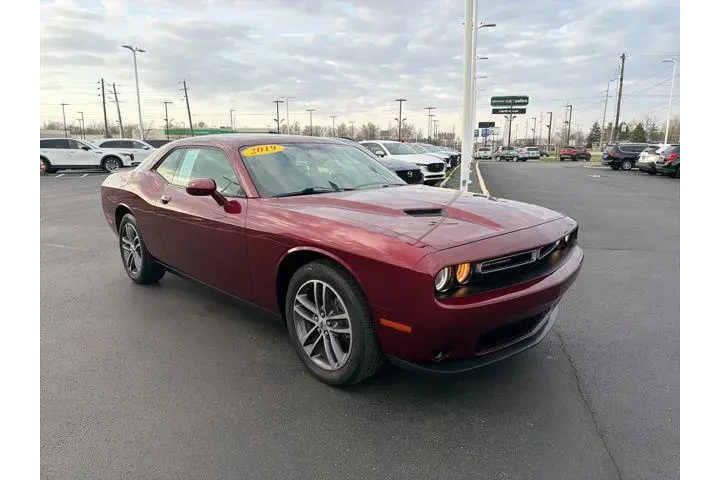 $23980 : Dodge Challenger 2019 AWD SX image 1
