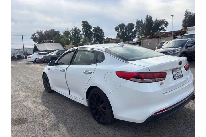 $10999 : 2016 Optima LX image 8