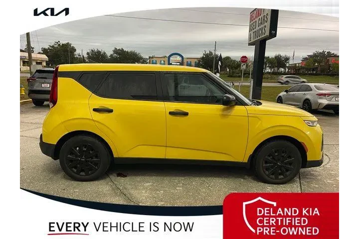 $14747 : Kia Soul 2020 LX 4dr Crossov image 2
