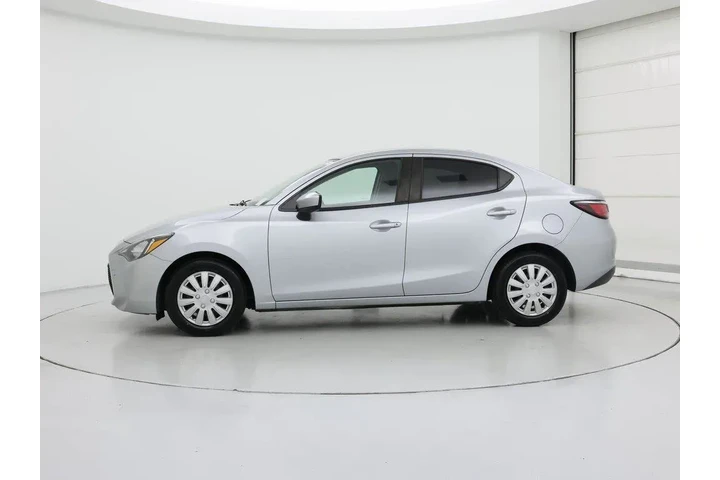 $13599 : Toyota Yaris 2019 LE 4dr Sed image 3