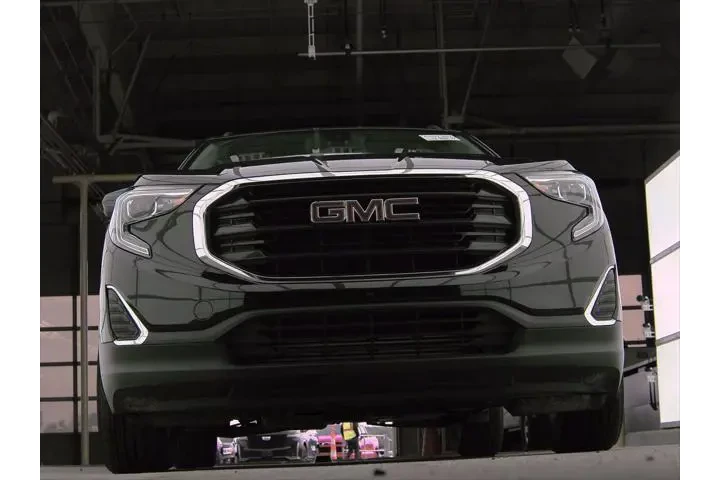 $19399 : GMC Terrain 2020 SLE 4dr SUV image 3